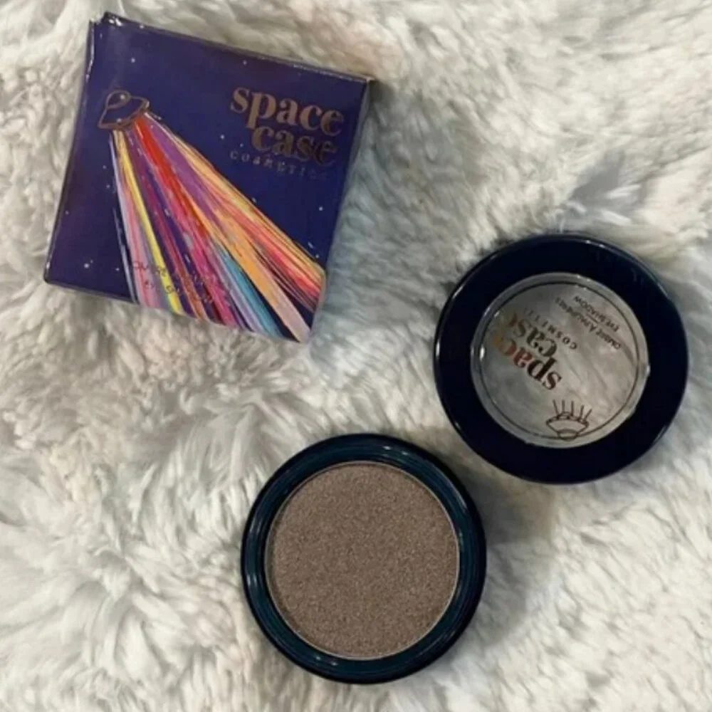 Space Case Cosmetics Eyeshadow, Space Food - Brown Shadow - New in Box
